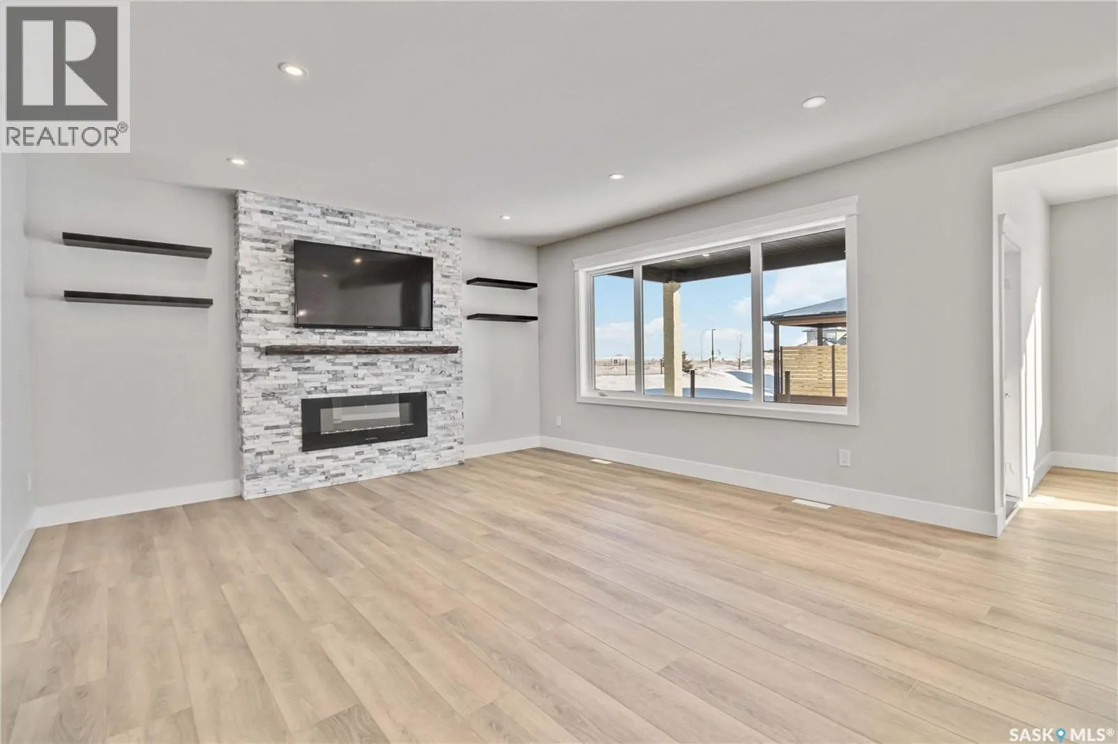 331 Woolf BAY