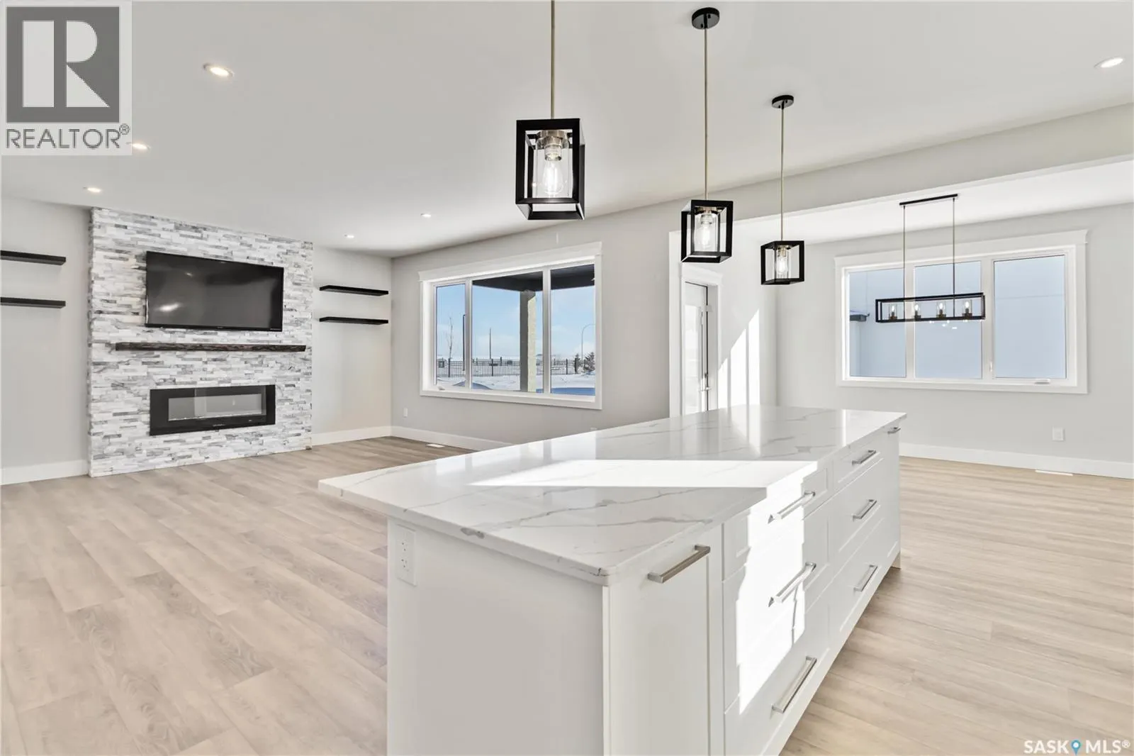 331 Woolf BAY