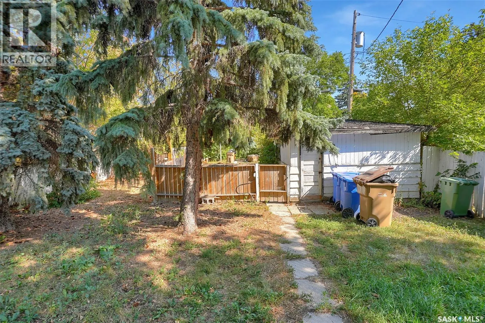 1343 Elphinstone STREET