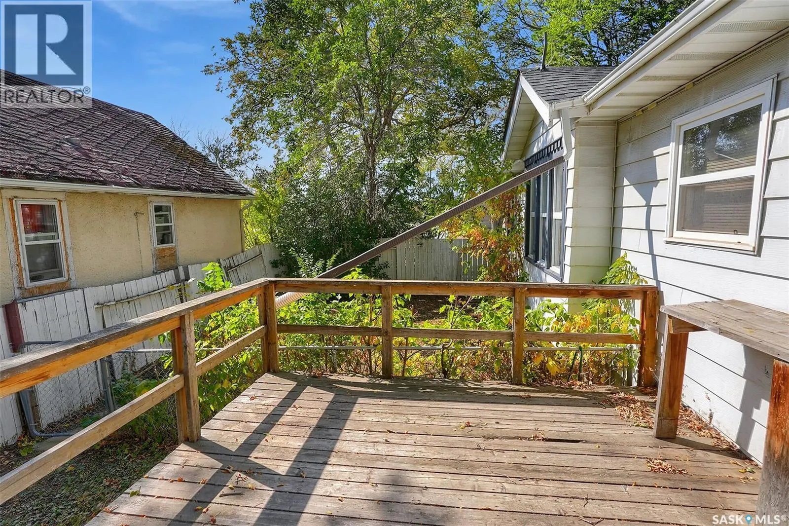 1343 Elphinstone STREET