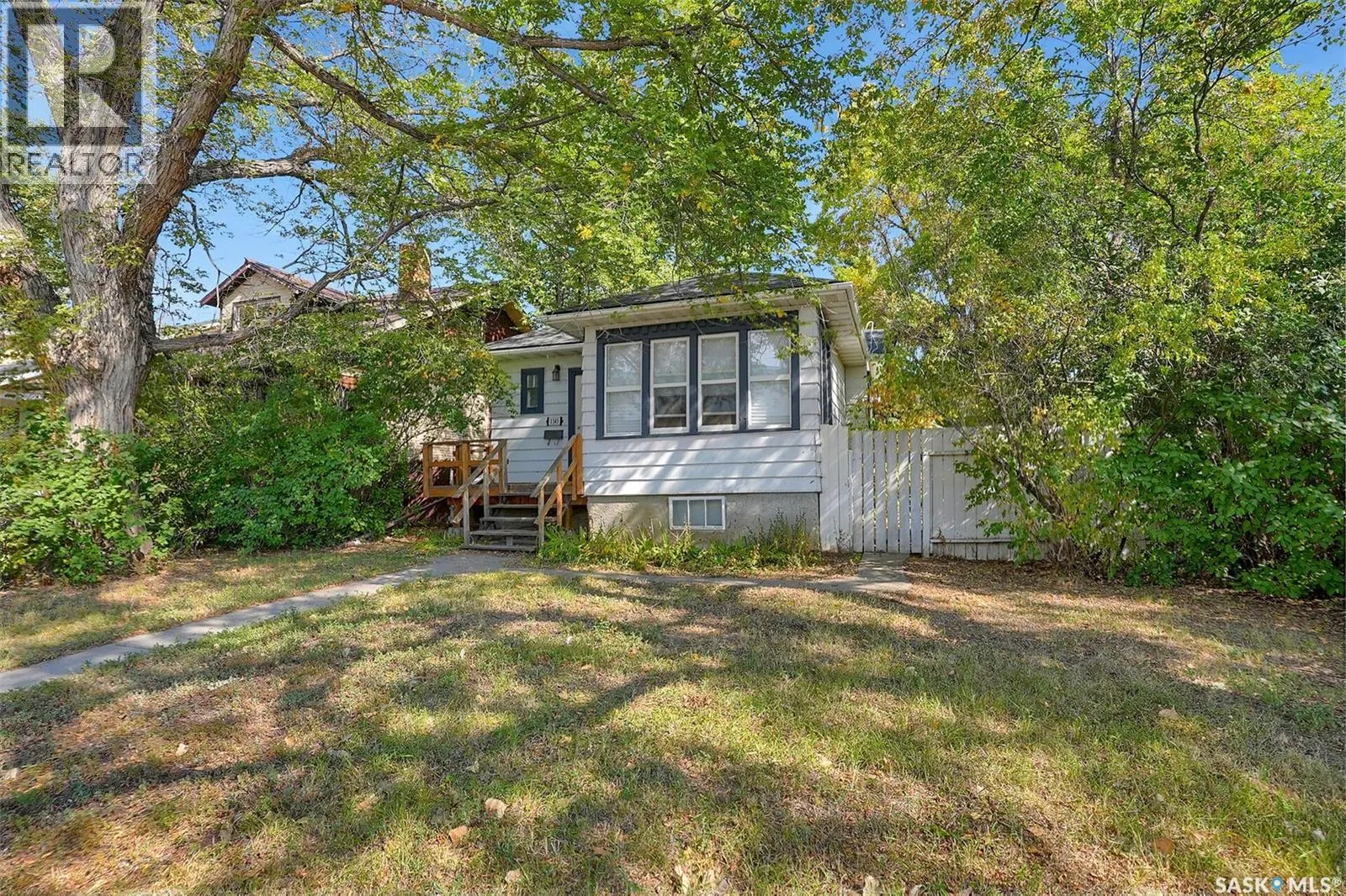 1343 Elphinstone STREET