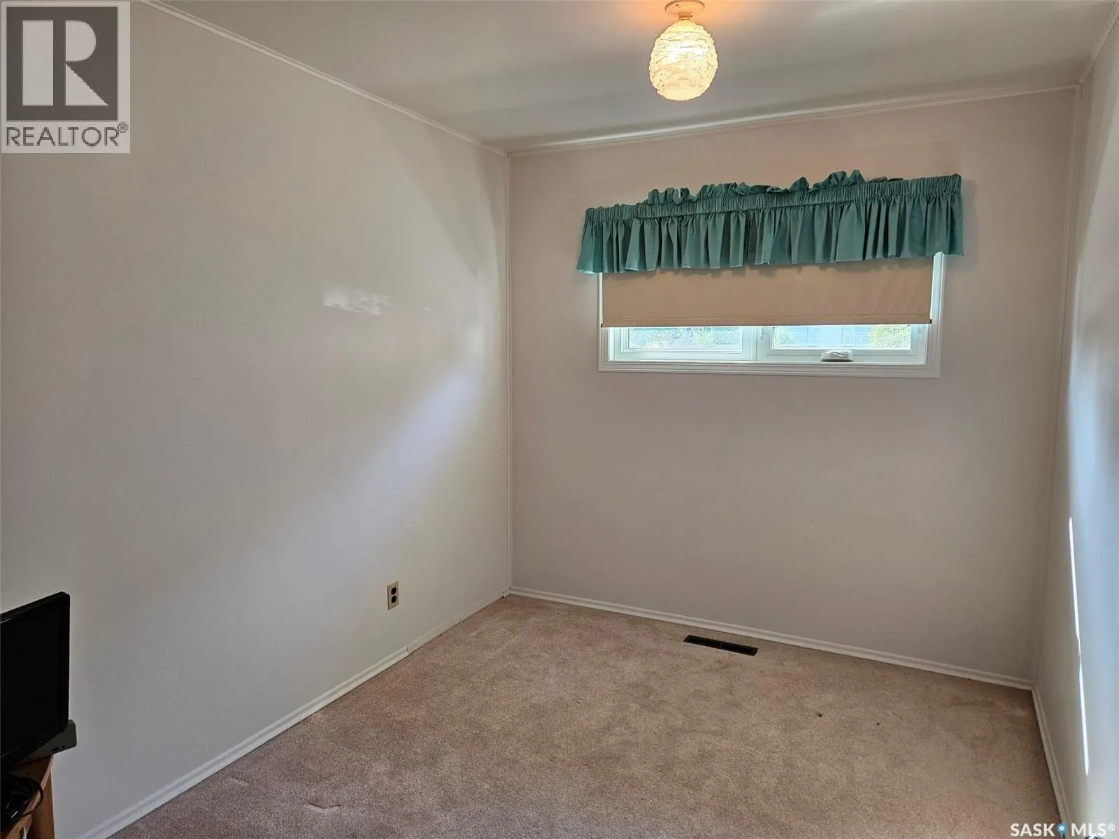 311 6th STREET W
