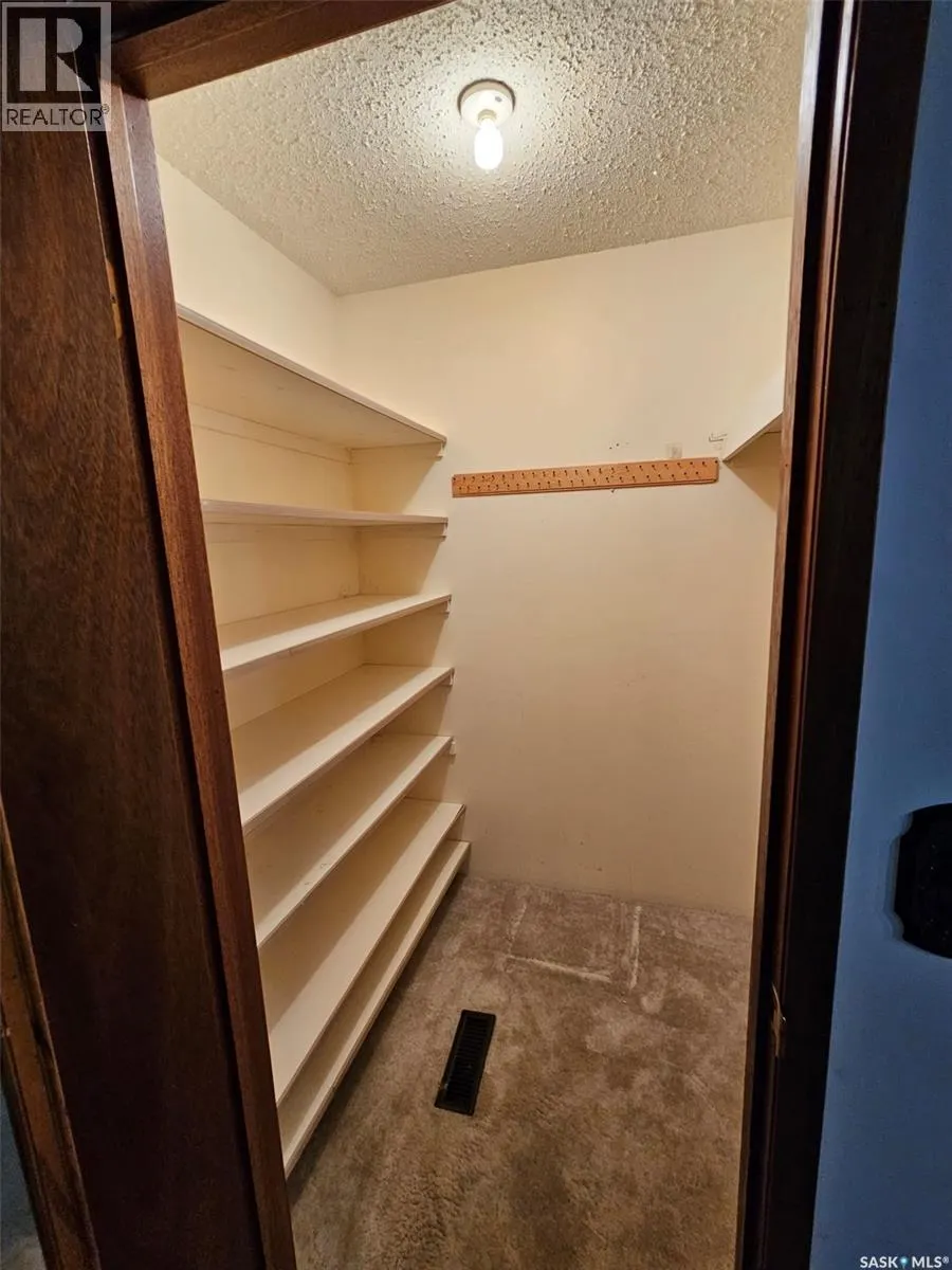 311 6th STREET W