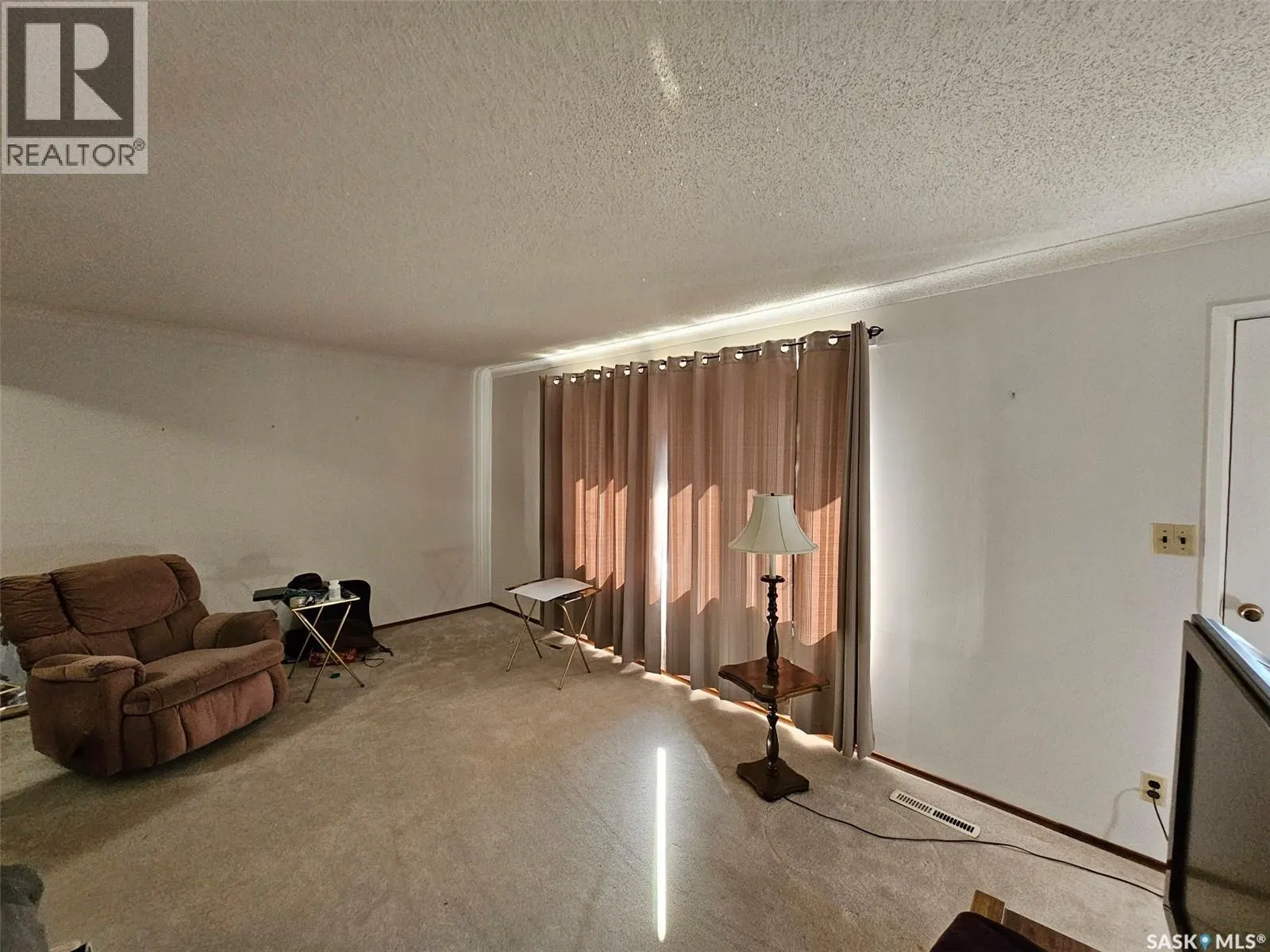 311 6th STREET W