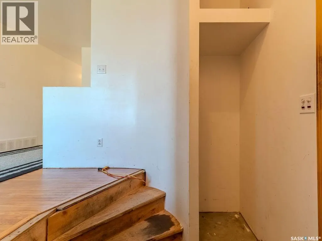 90 2nd STREET