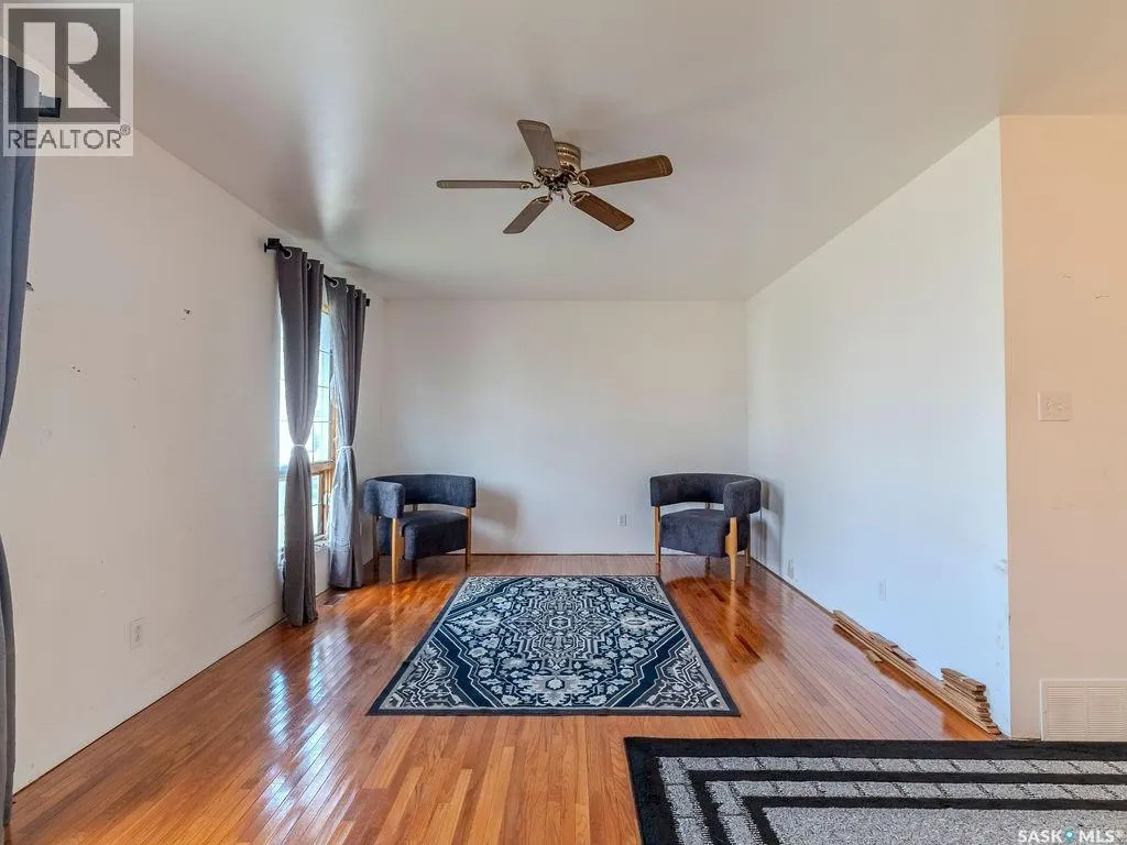 90 2nd STREET