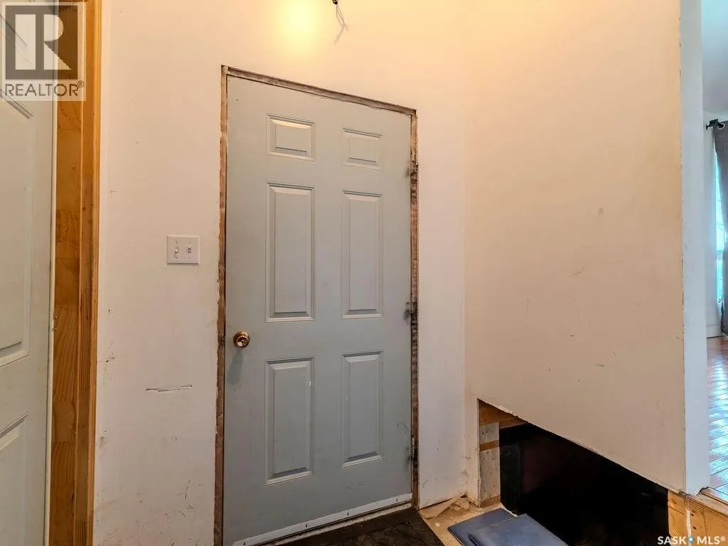90 2nd STREET
