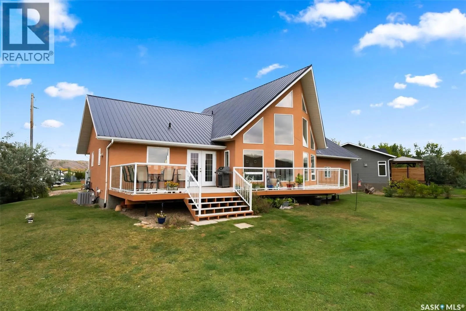 30 Larocque ESTATES