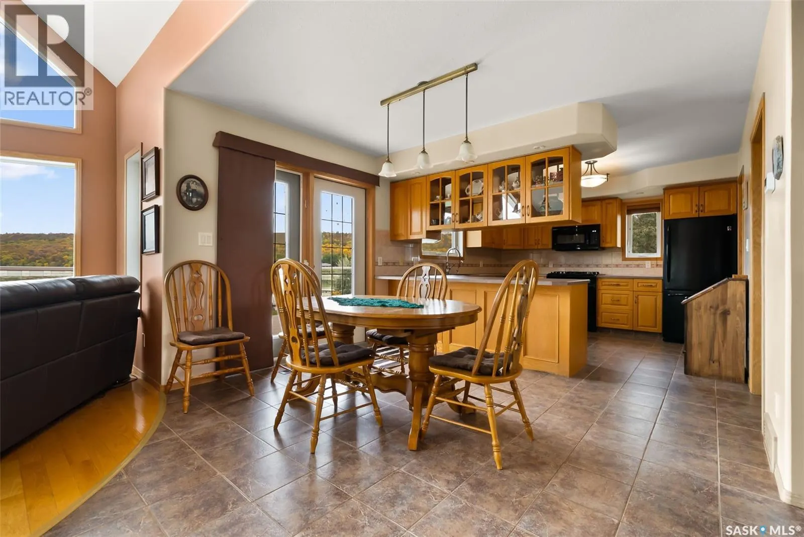 30 Larocque ESTATES