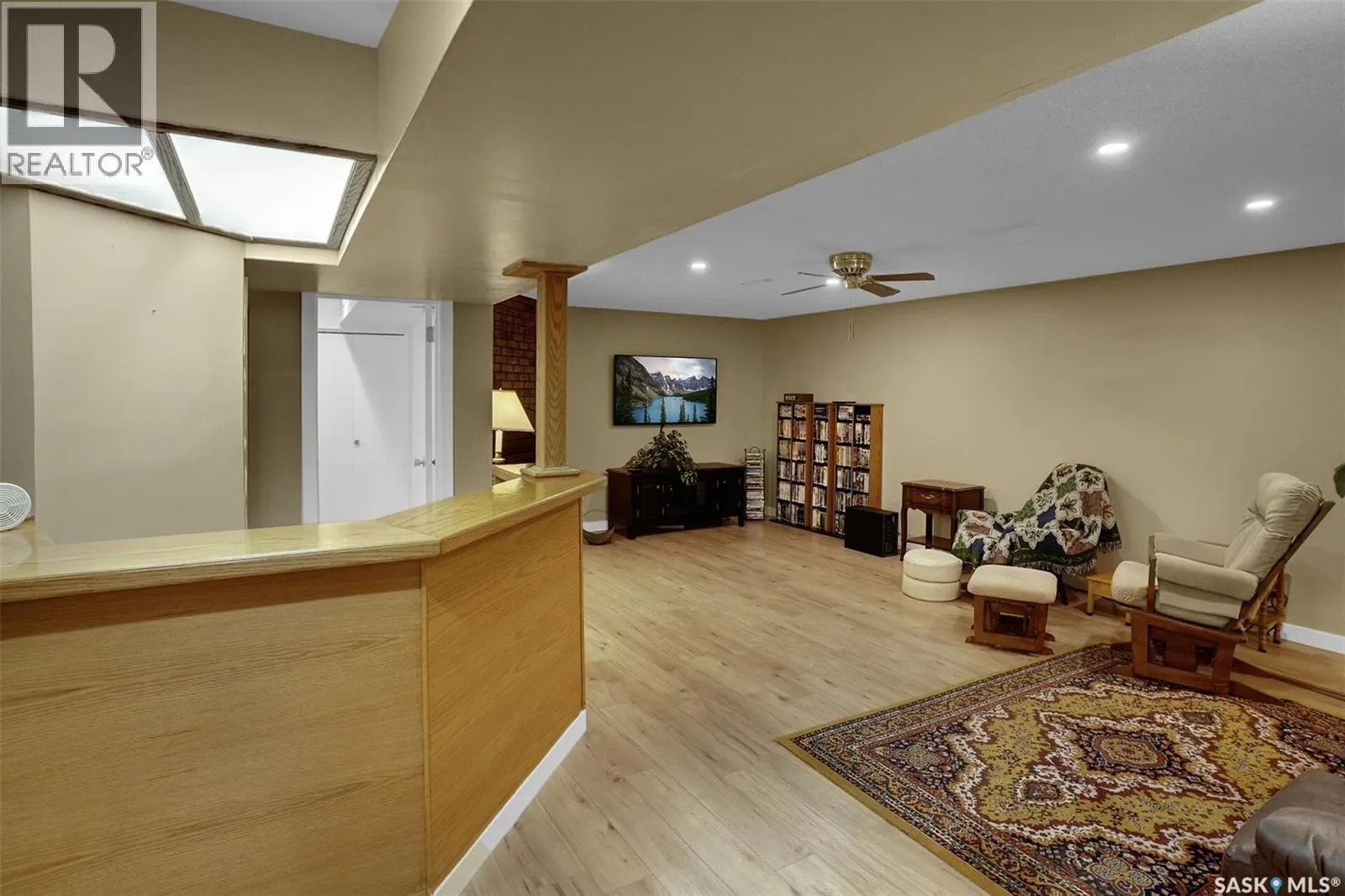 156 Woodward AVENUE