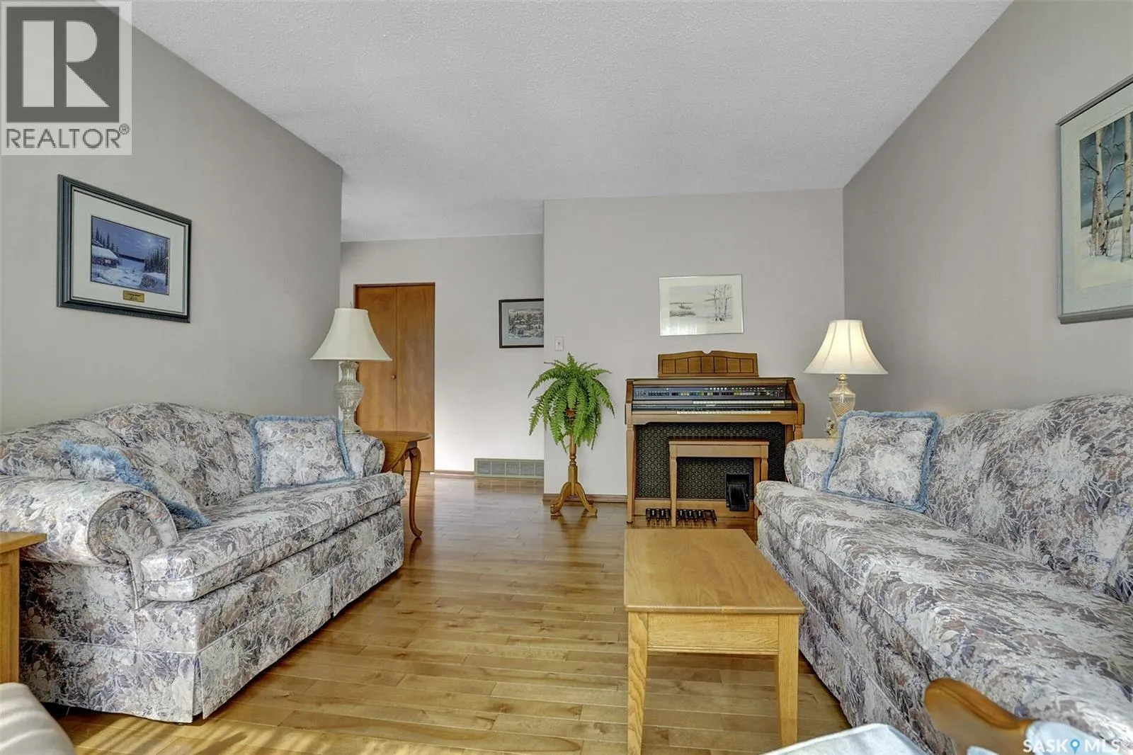 156 Woodward AVENUE