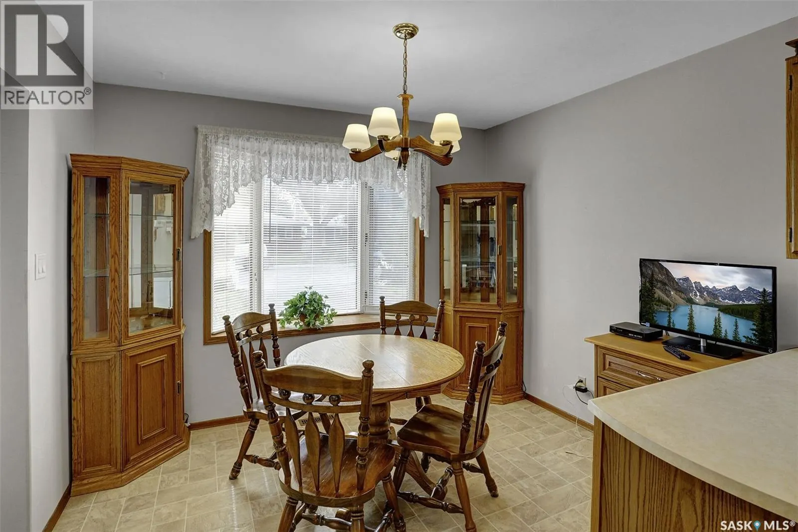 156 Woodward AVENUE