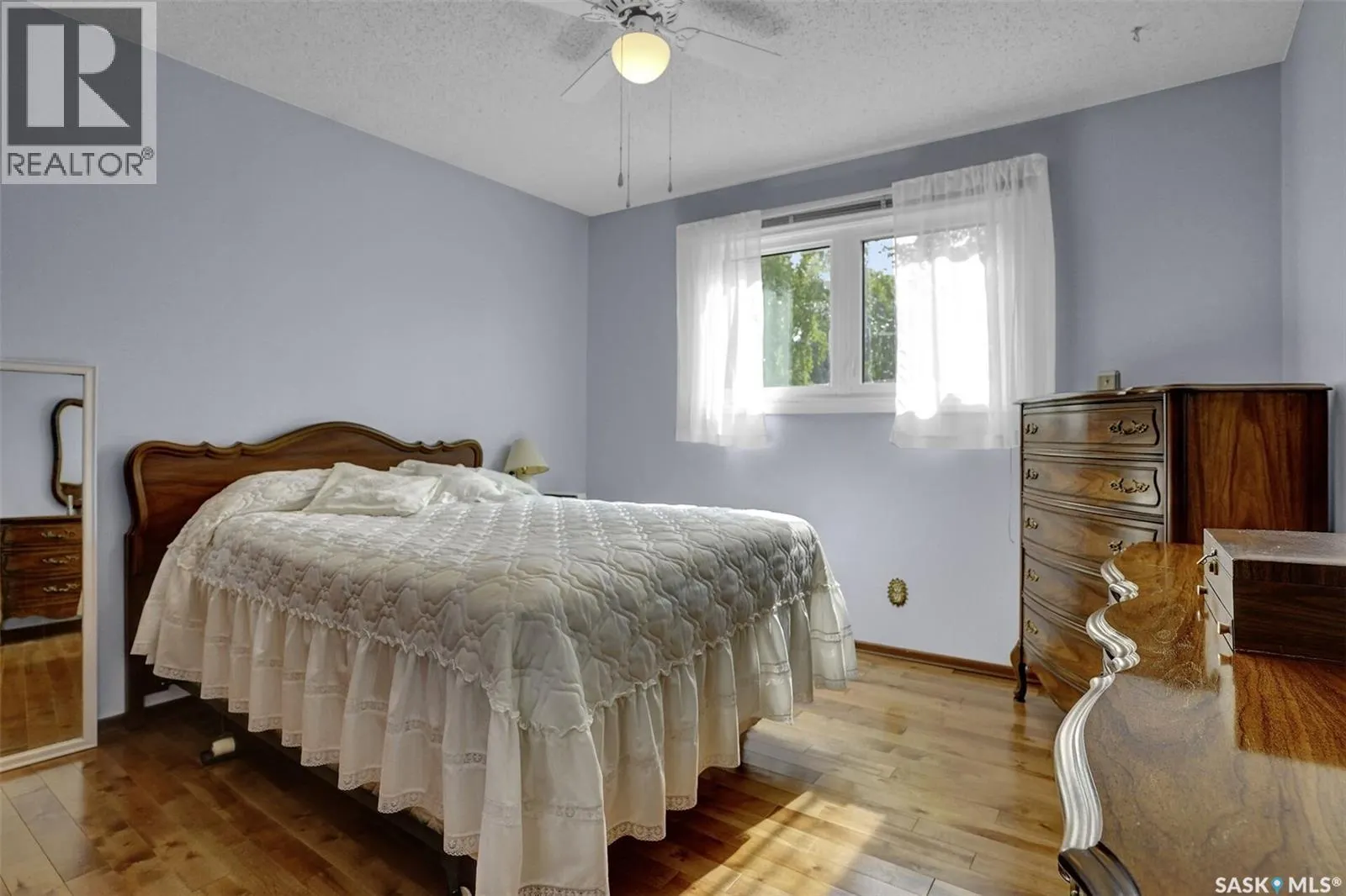 156 Woodward AVENUE
