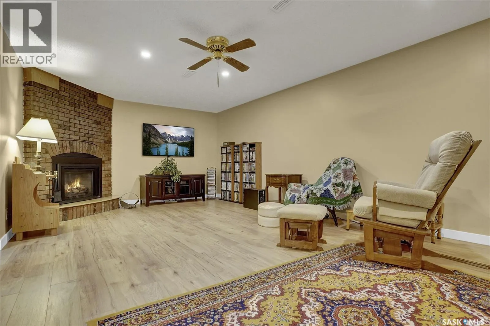 156 Woodward AVENUE
