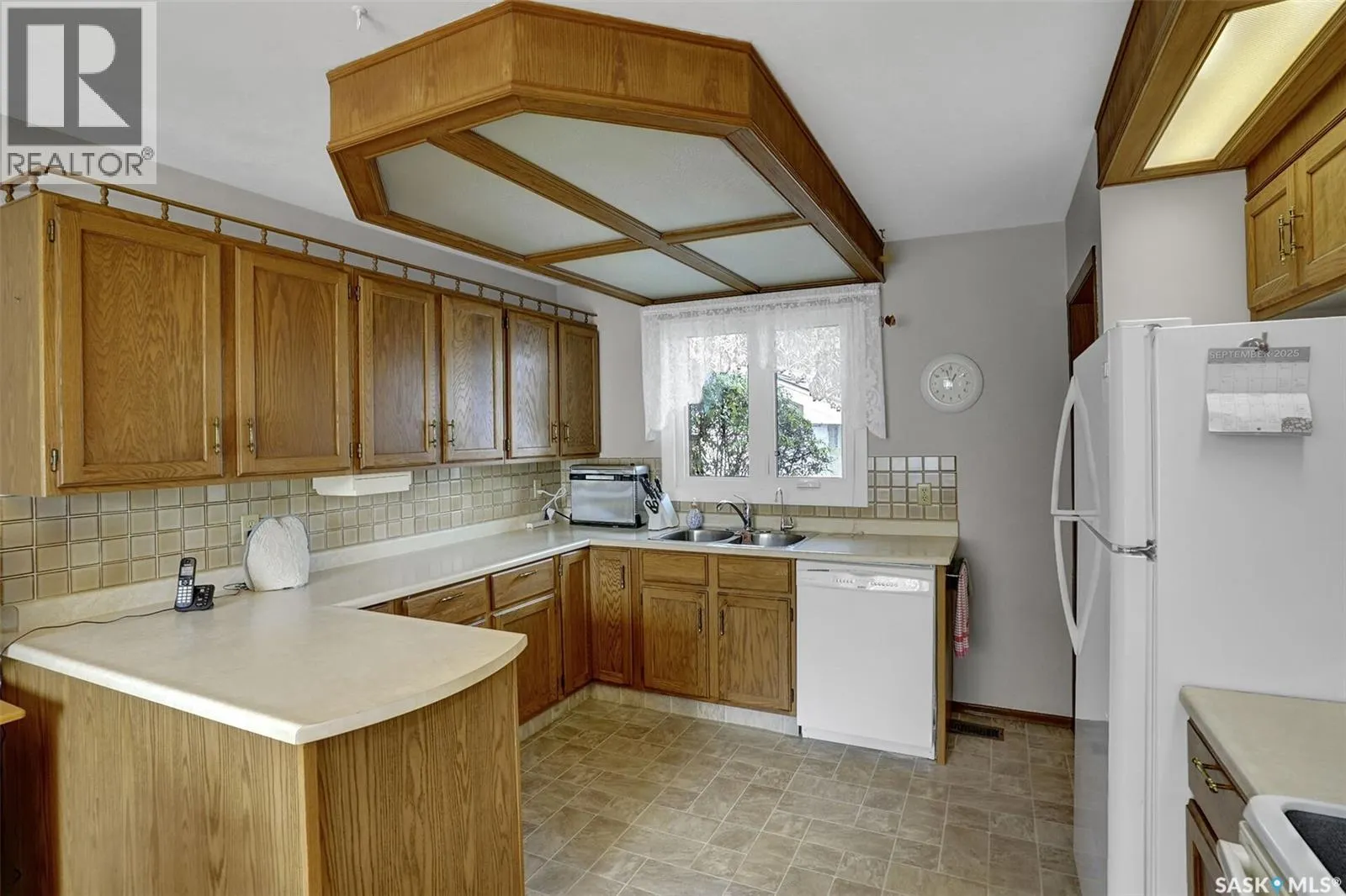 156 Woodward AVENUE