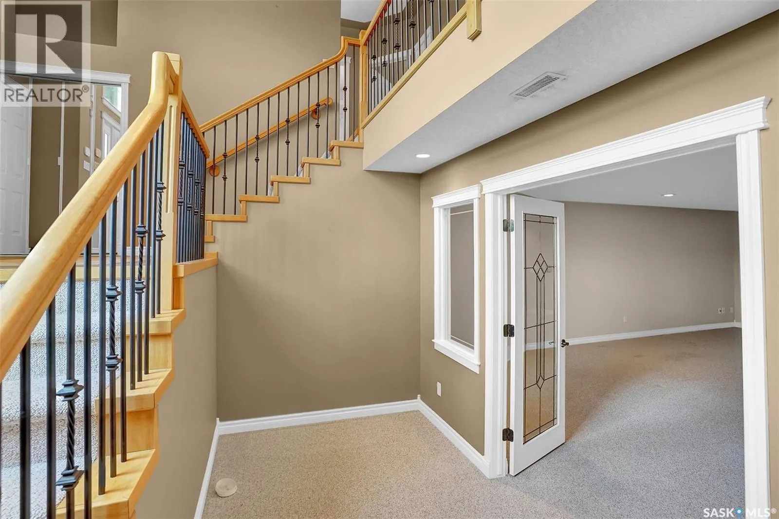 21 Woods CRESCENT