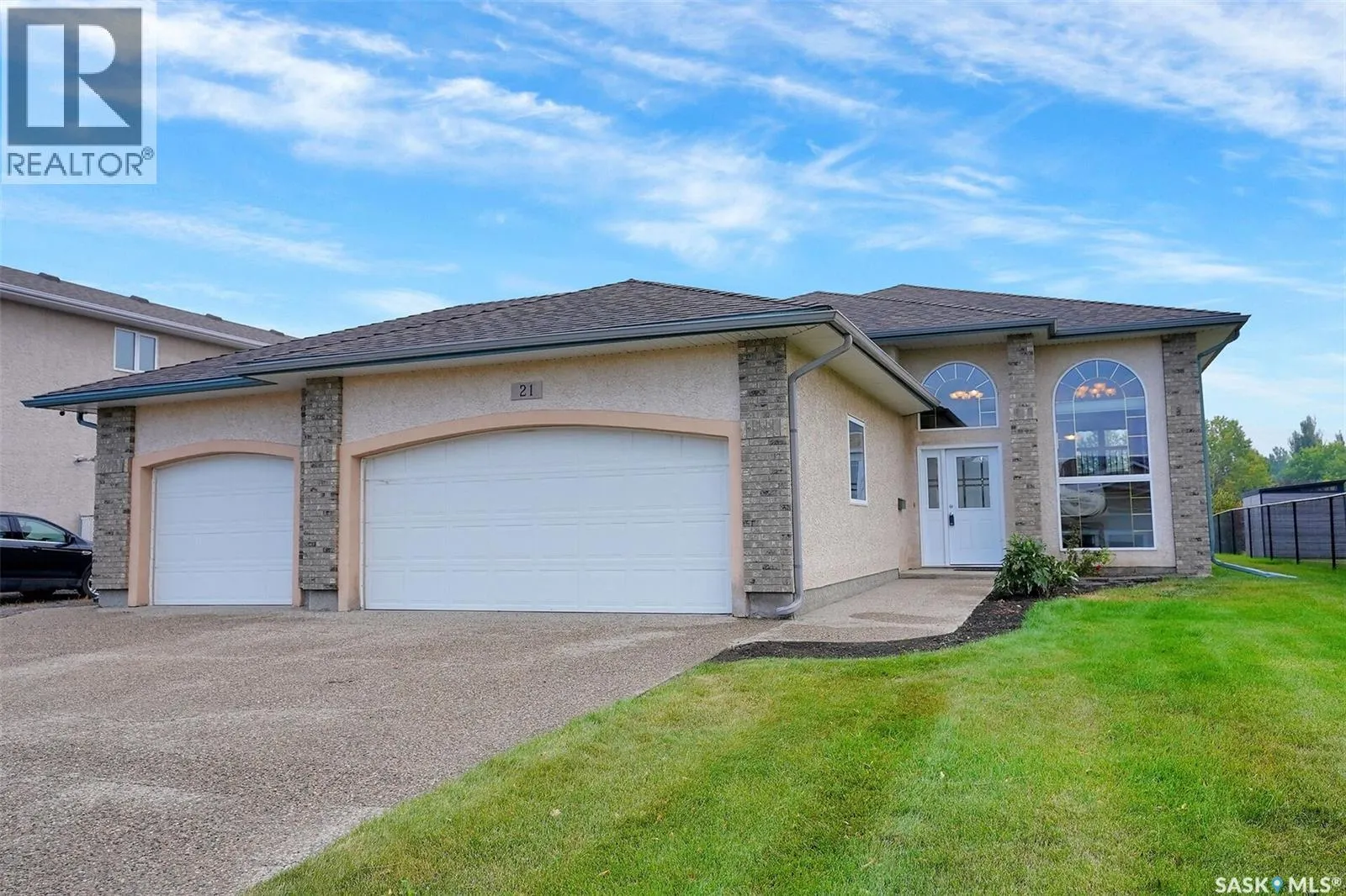 21 Woods CRESCENT