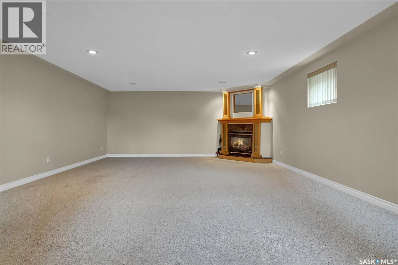 21 Woods CRESCENT