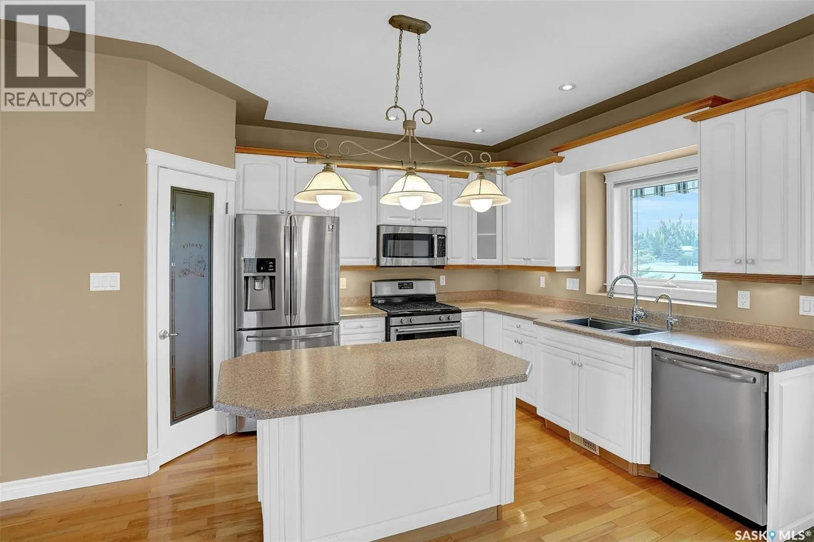 21 Woods CRESCENT