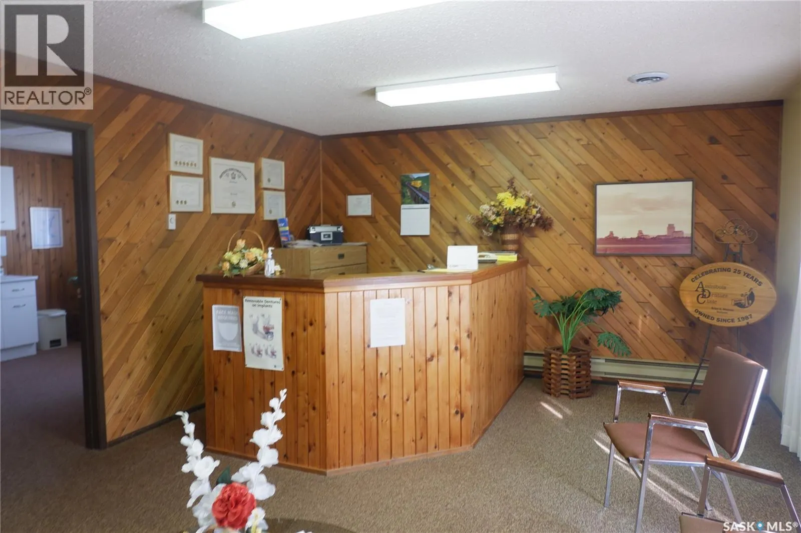 218 2nd AVENUE W