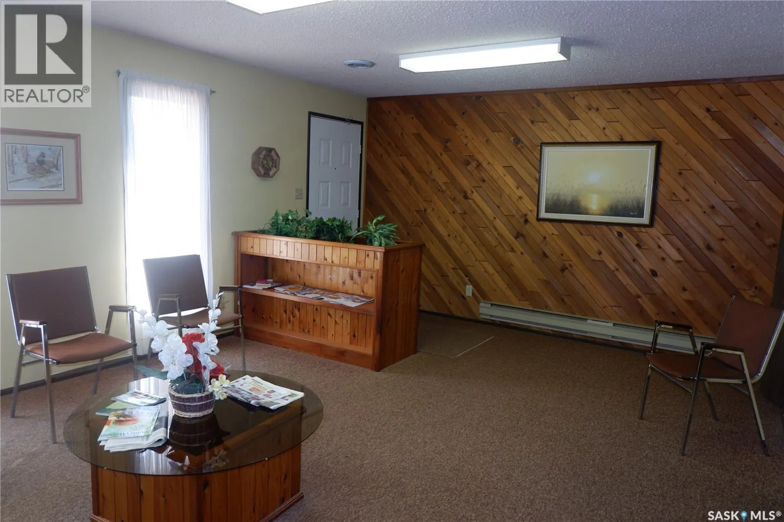 218 2nd AVENUE W