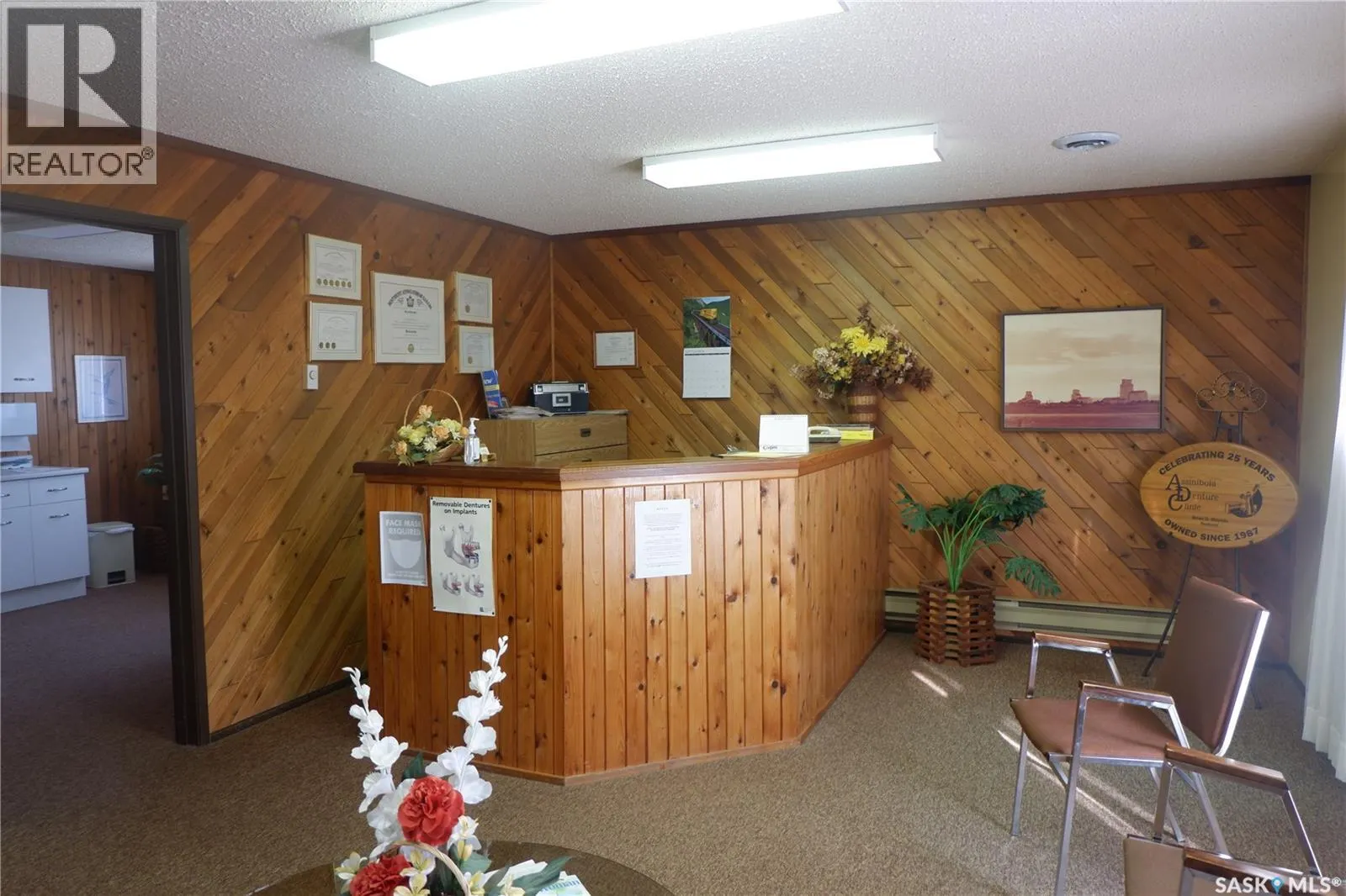 218 2nd AVENUE W