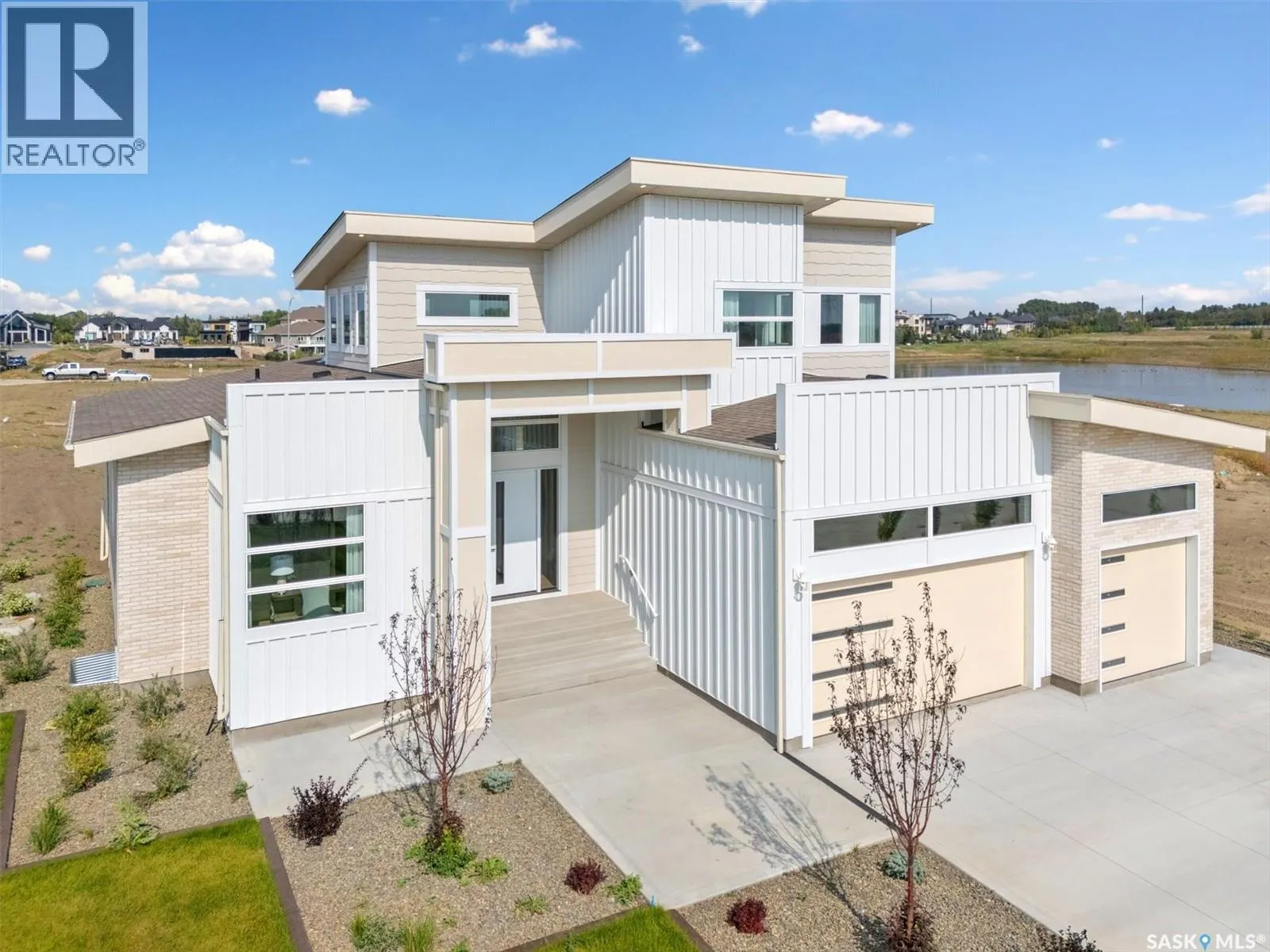 641 Greenbryre COVE