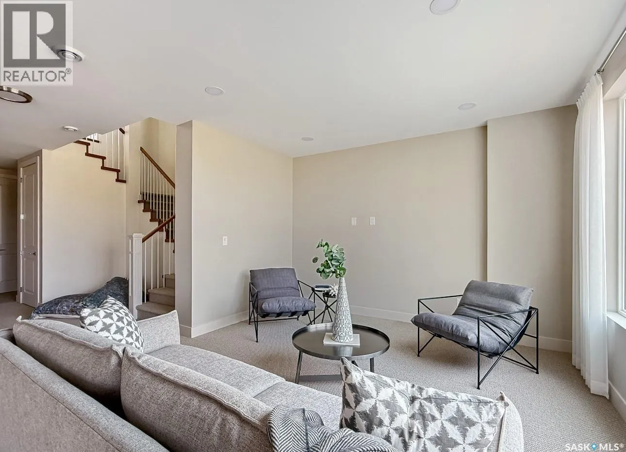 641 Greenbryre COVE