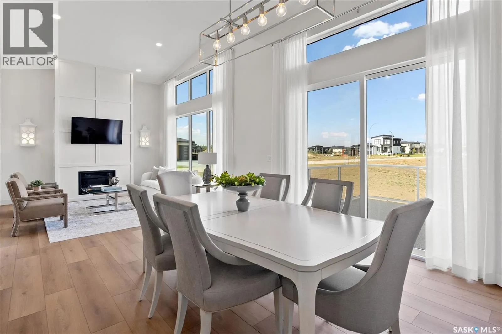 641 Greenbryre COVE