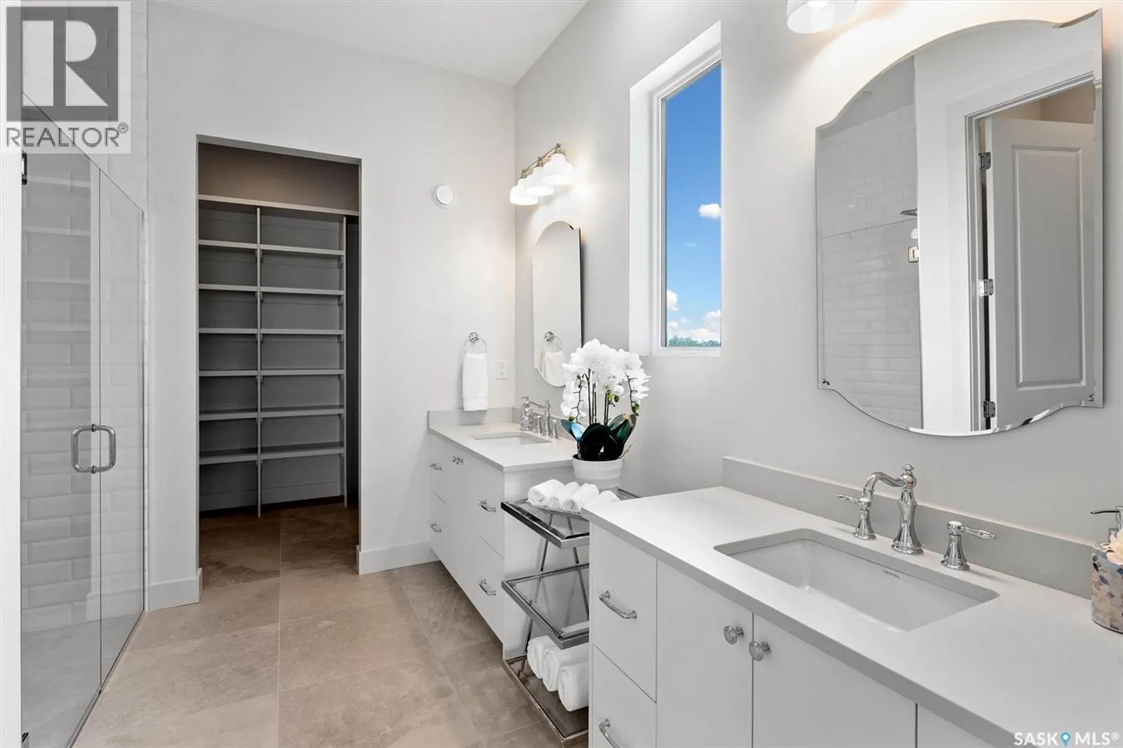 641 Greenbryre COVE