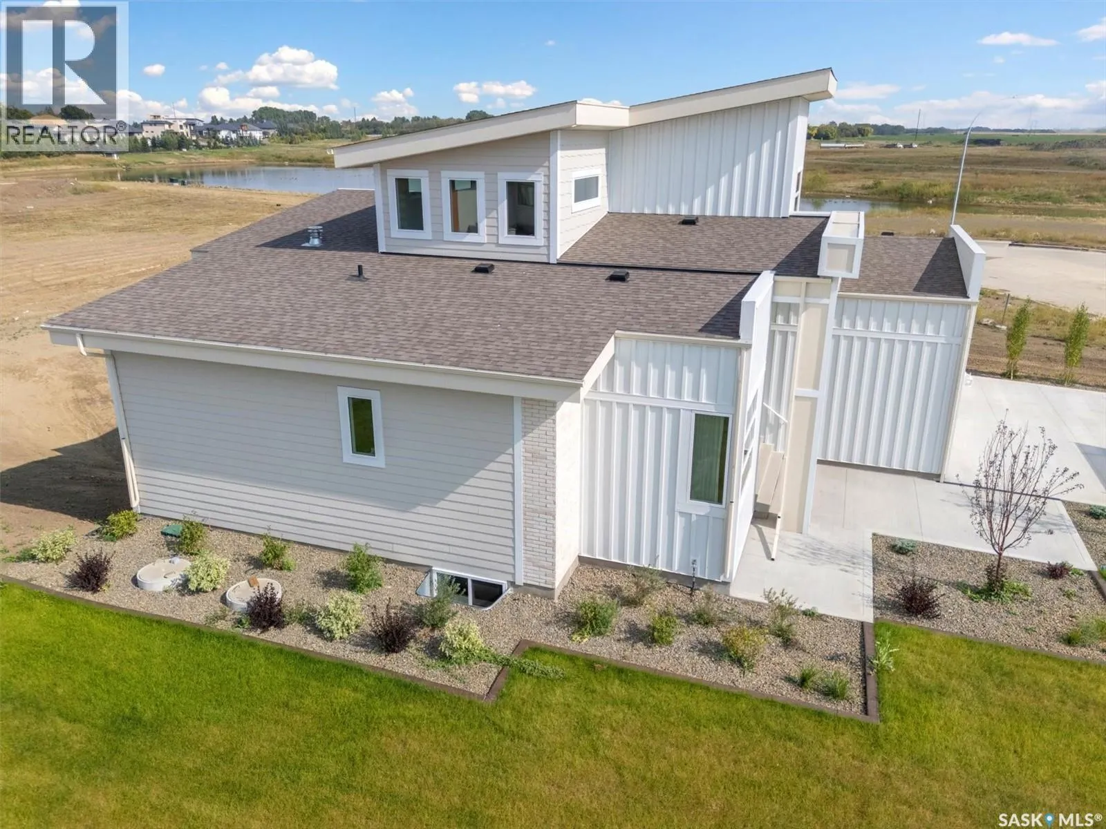 641 Greenbryre COVE
