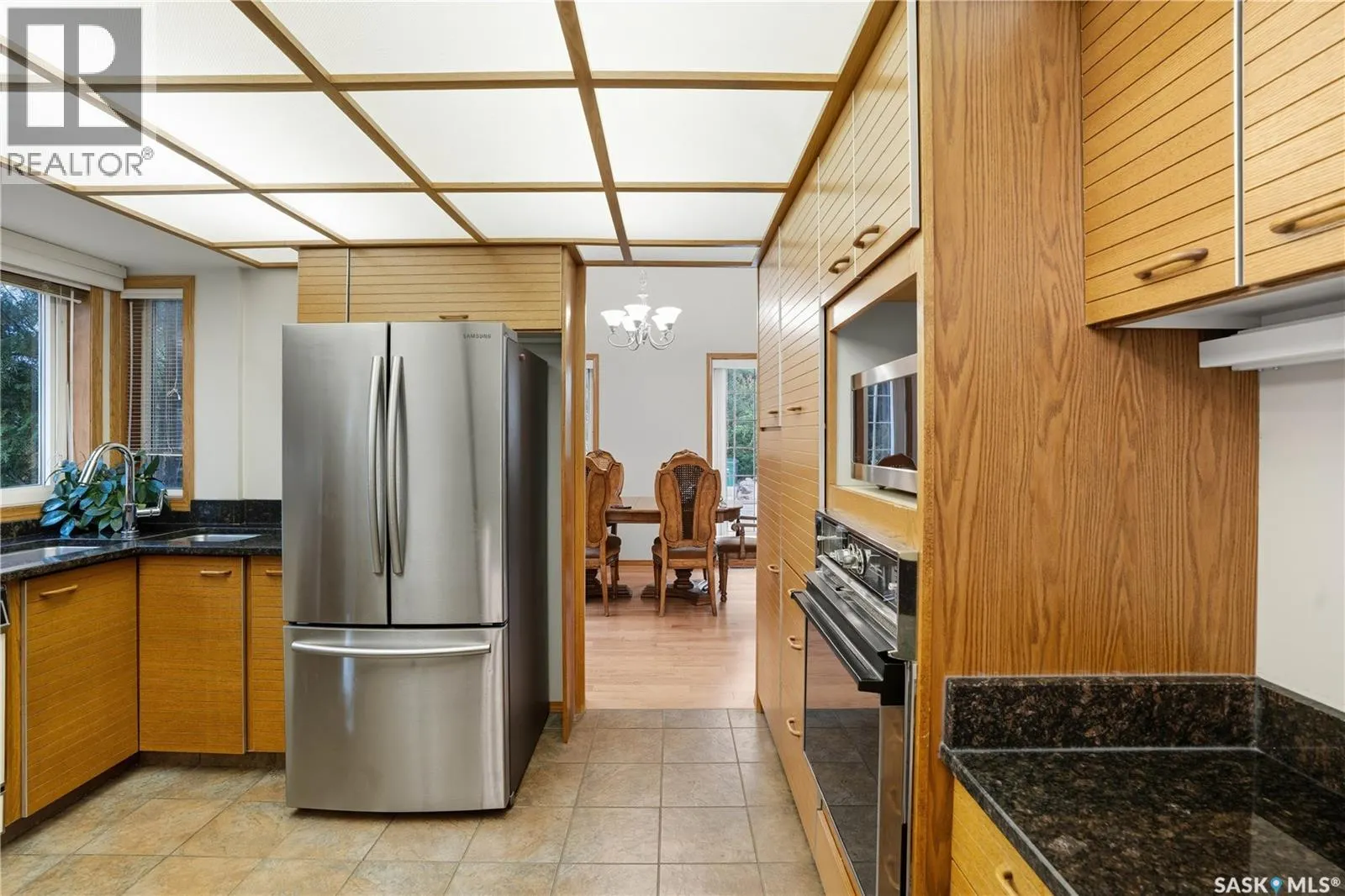 139 Lakeshore CRESCENT