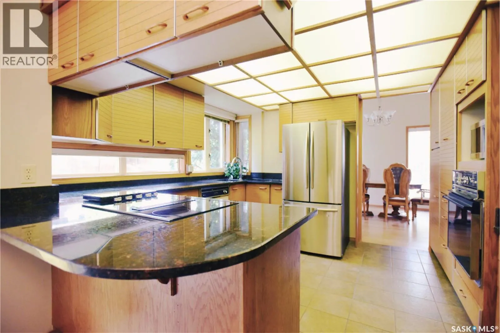 139 Lakeshore CRESCENT