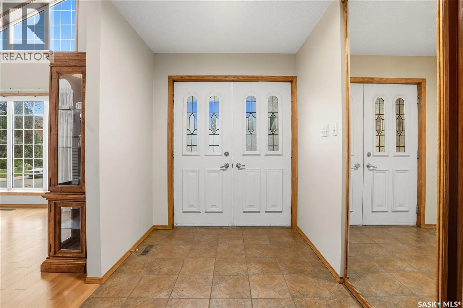 139 Lakeshore CRESCENT