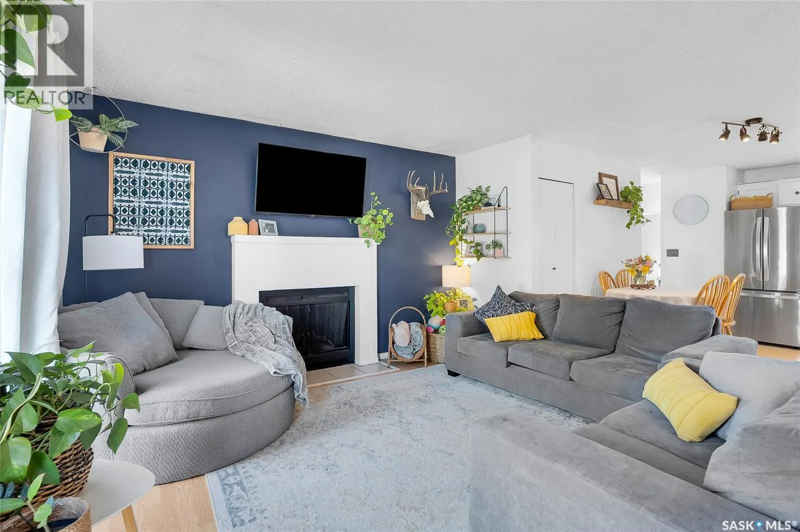 427 Smith CRESCENT