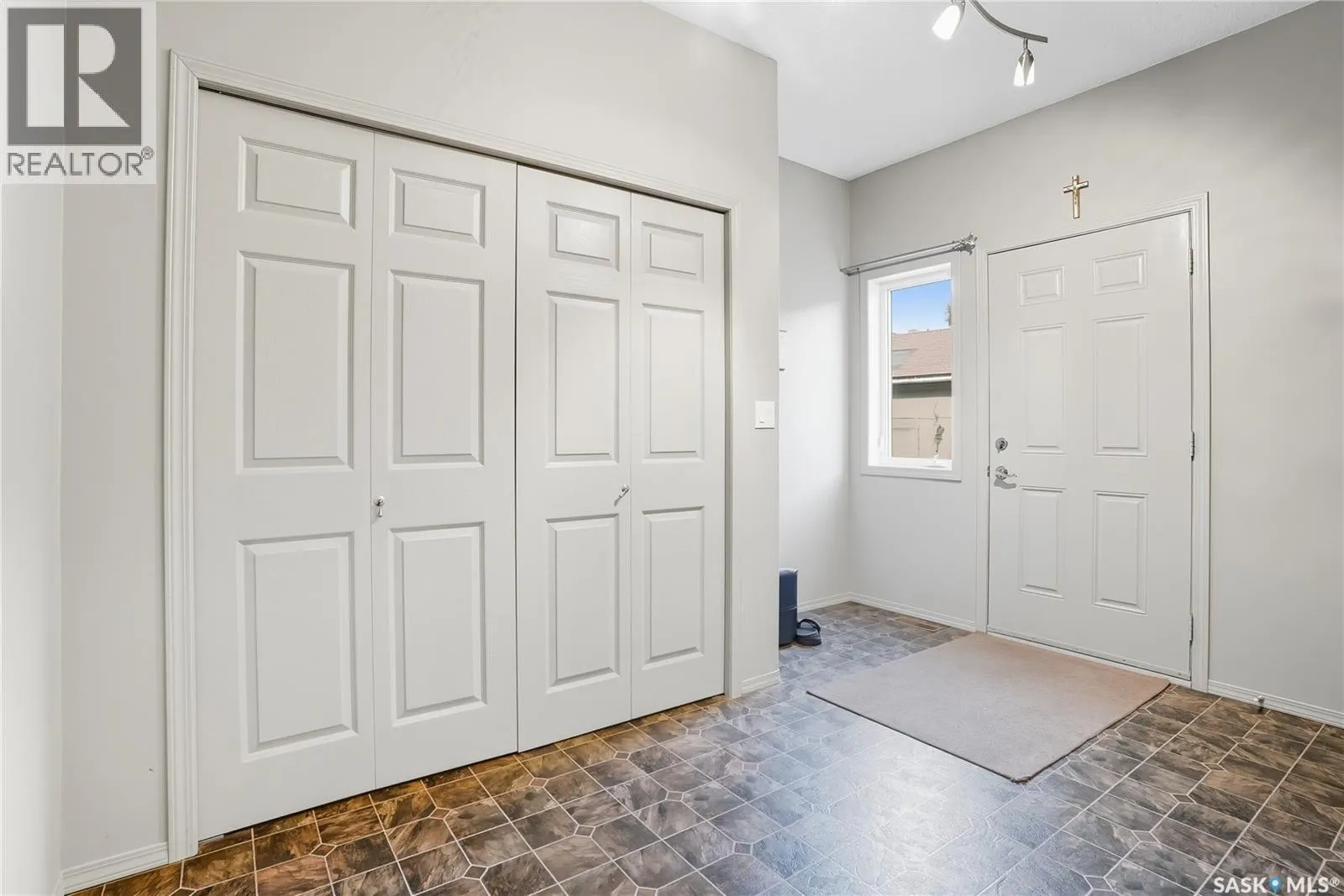 213 Poplar PLACE