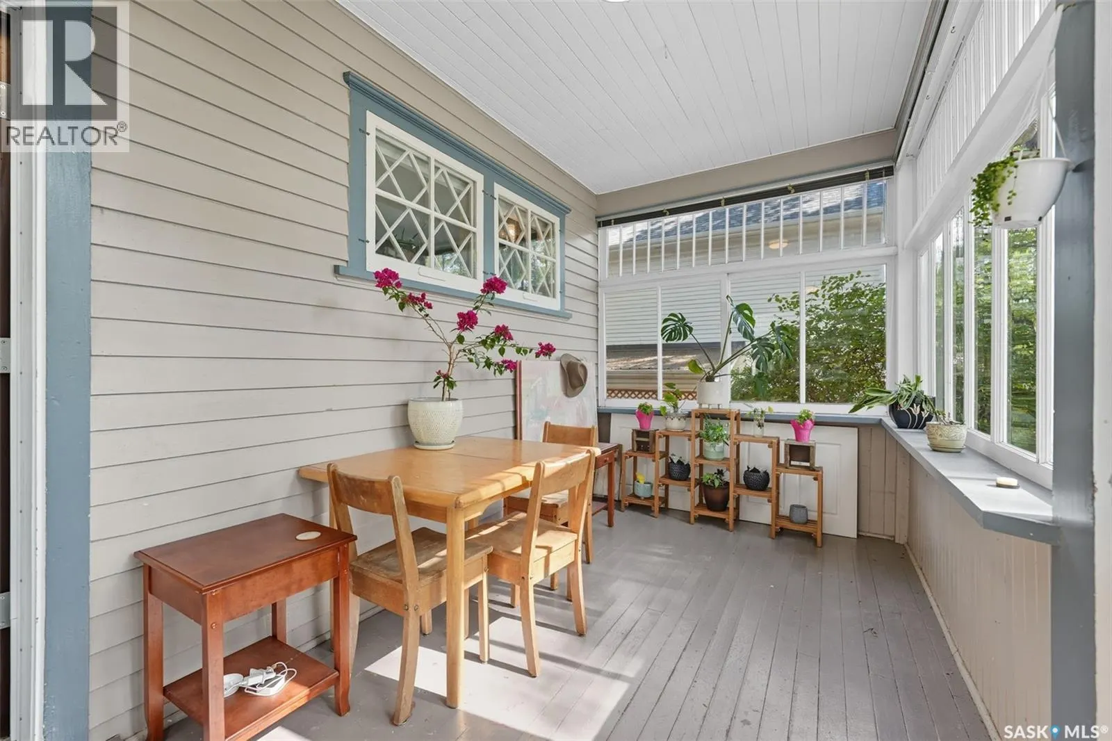 210 29th STREET W