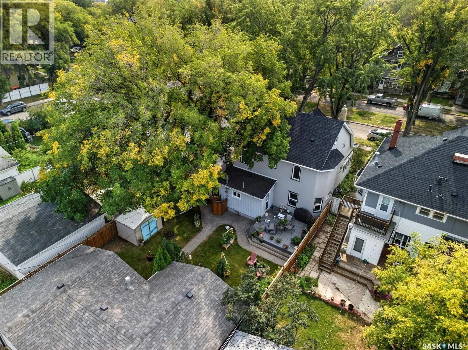 210 29th STREET W