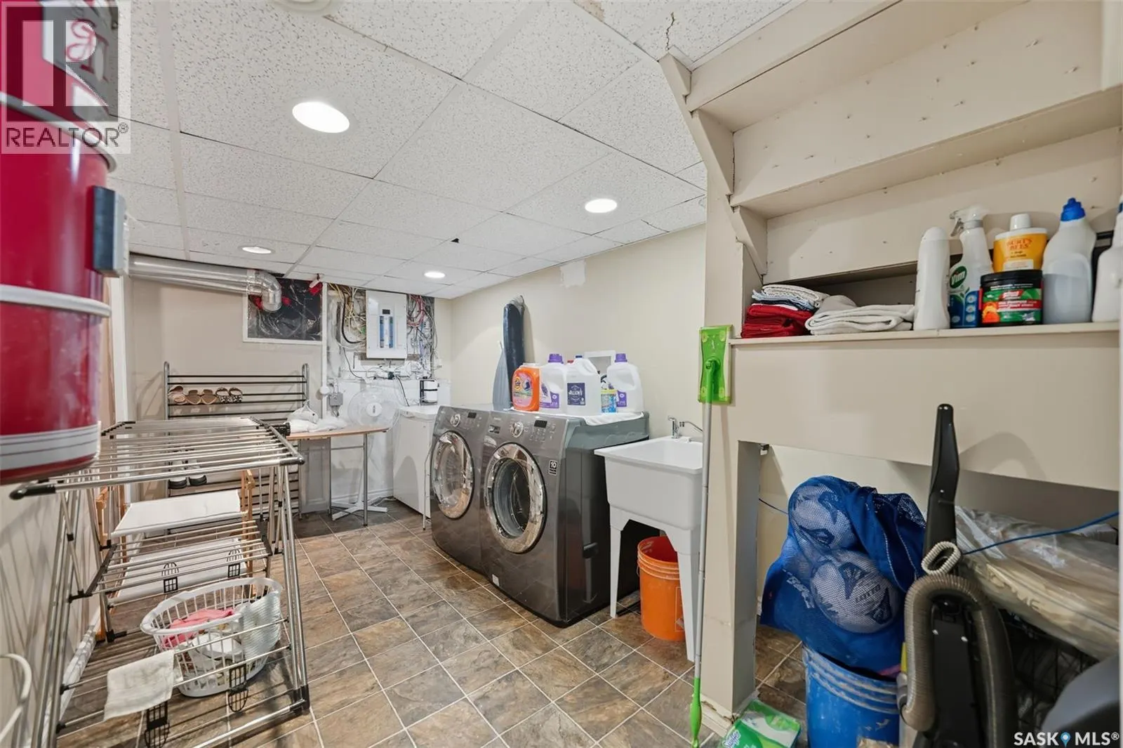 210 29th STREET W