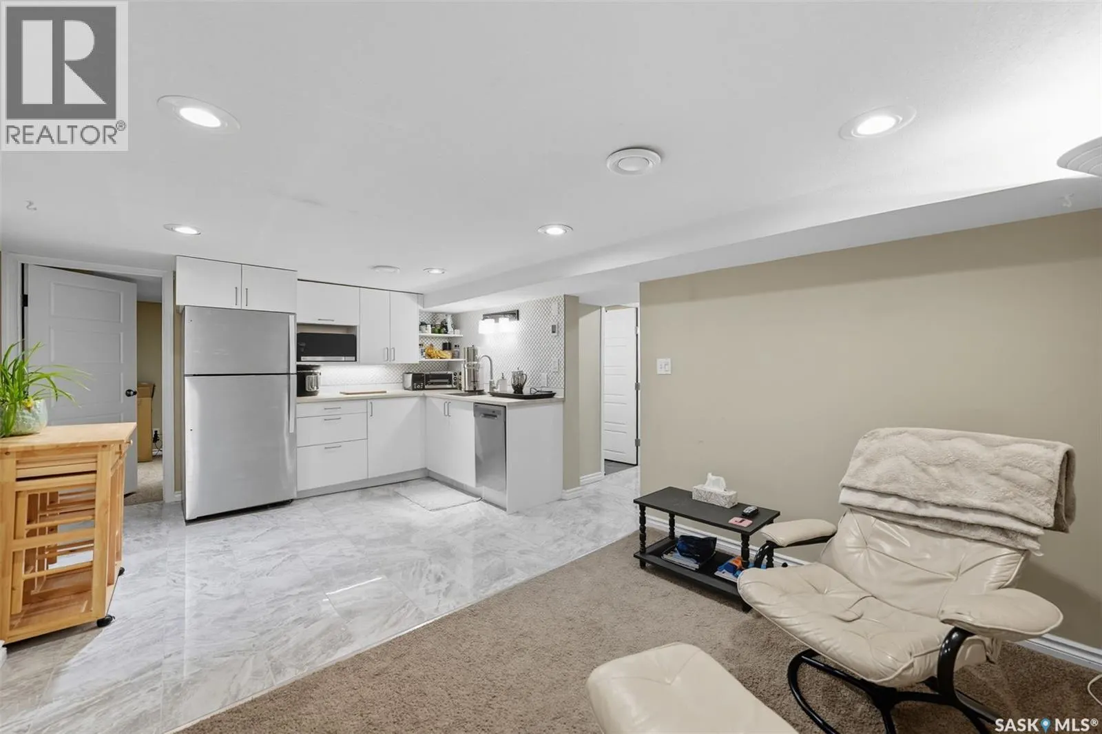 210 29th STREET W