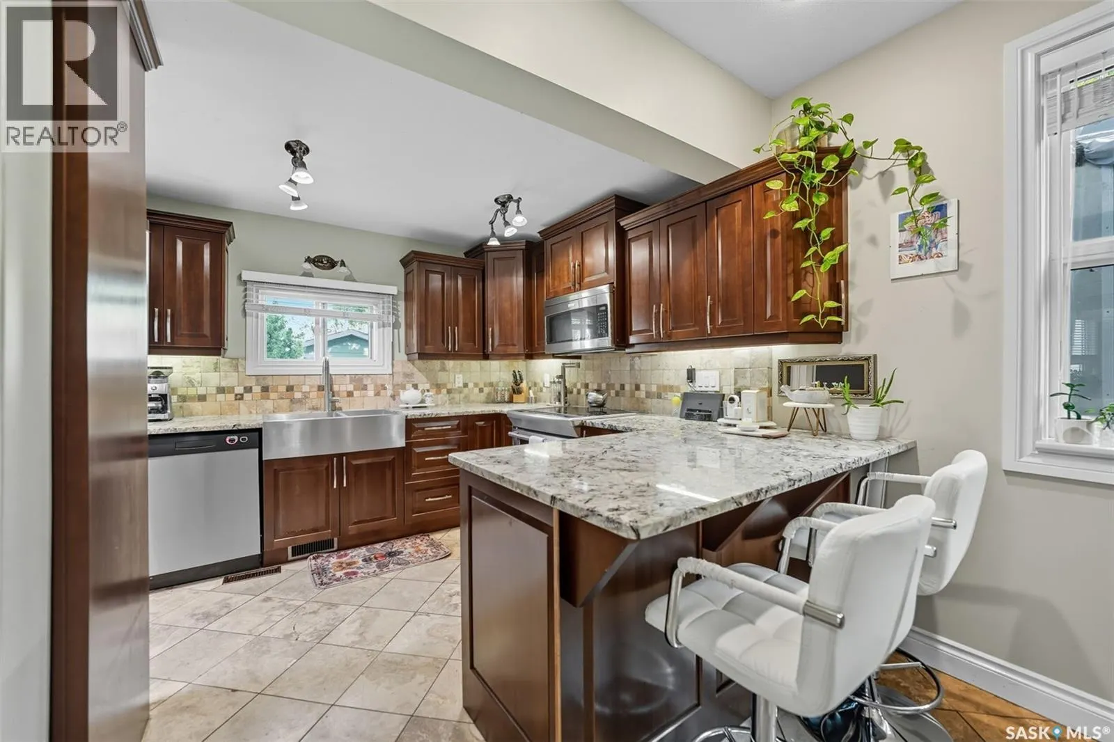 210 29th STREET W