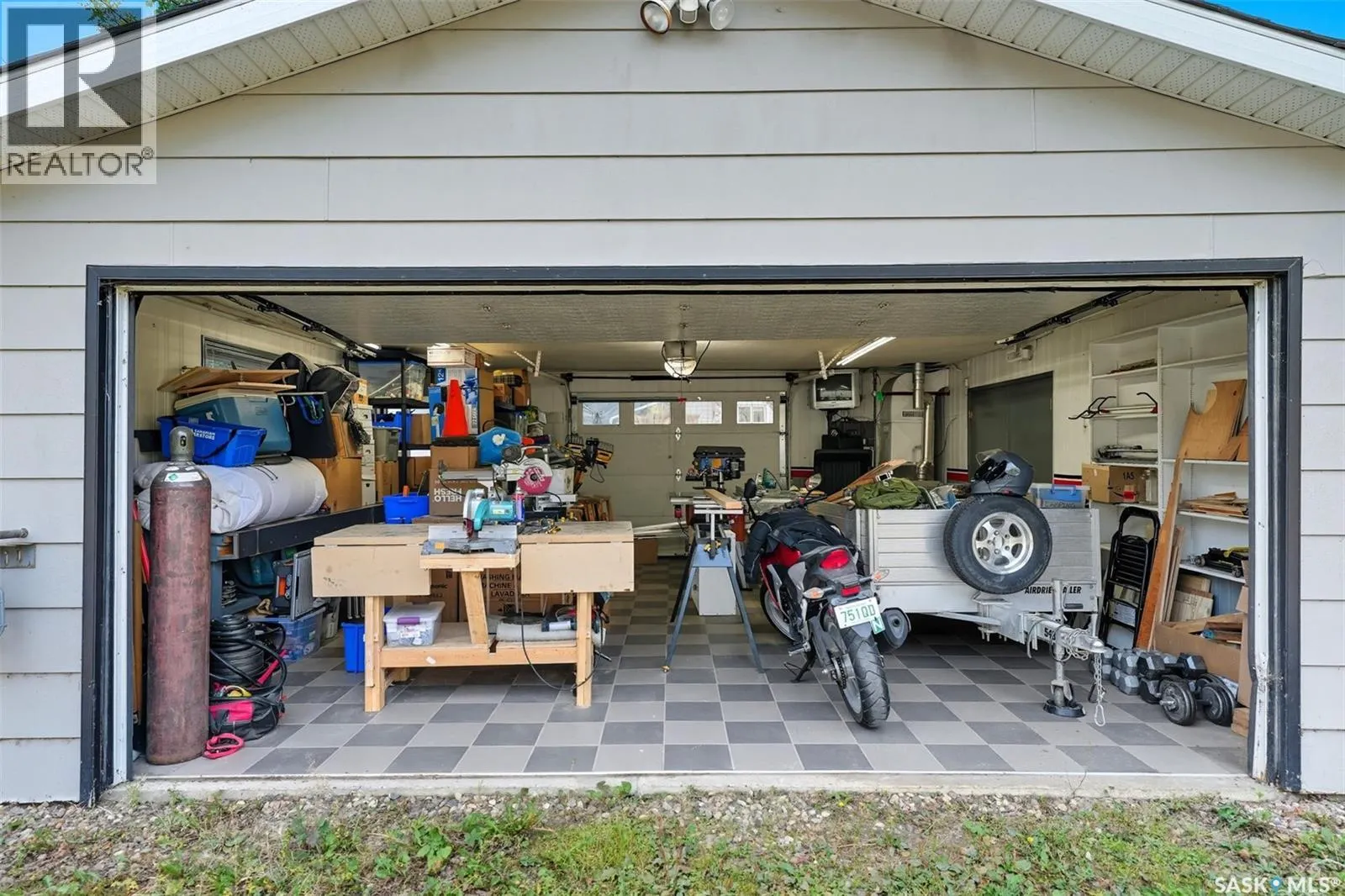 210 29th STREET W