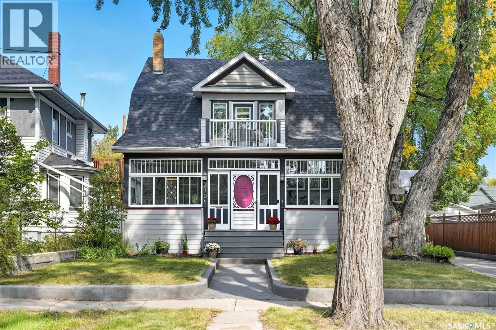210 29th STREET W