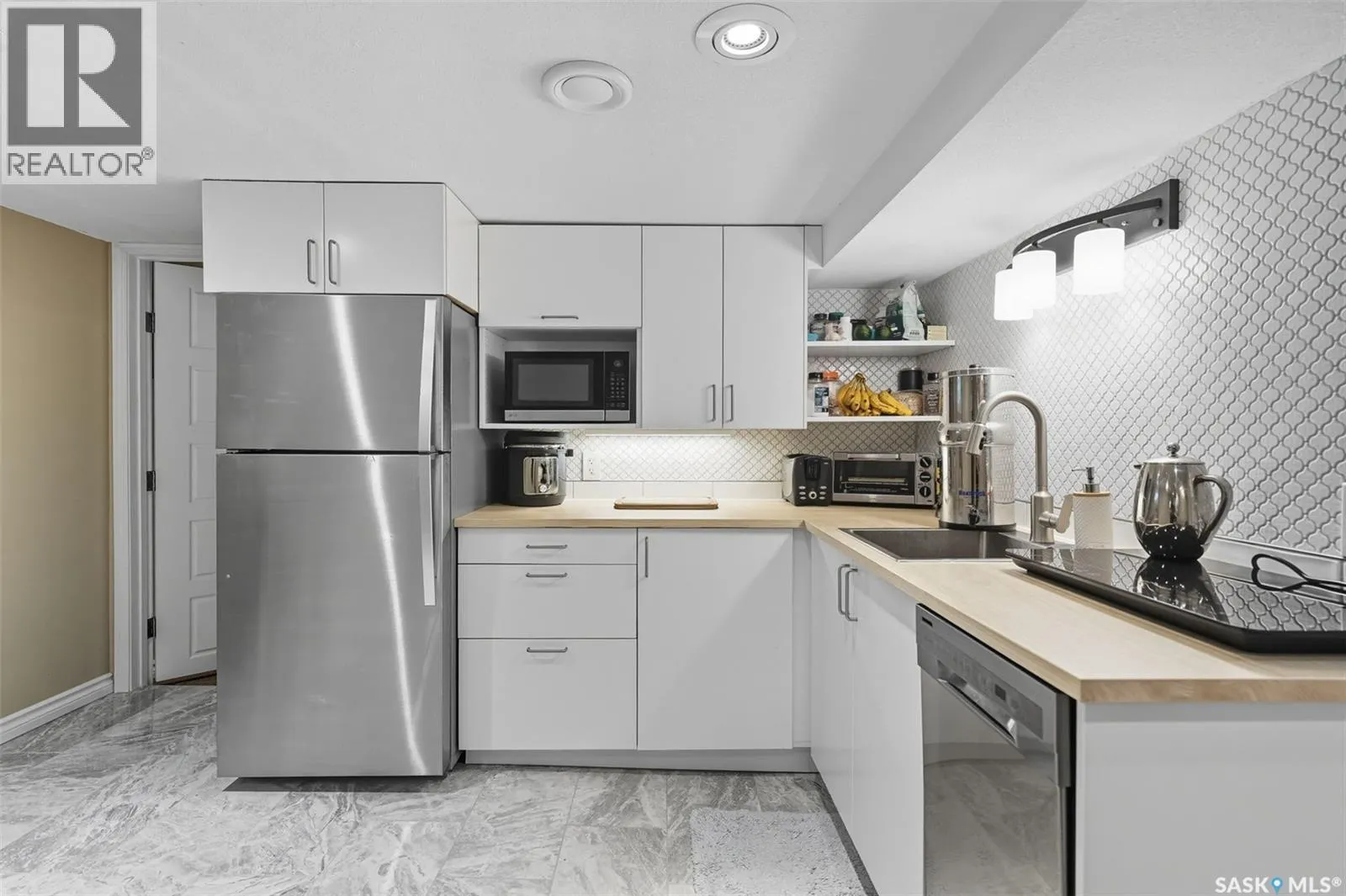 210 29th STREET W