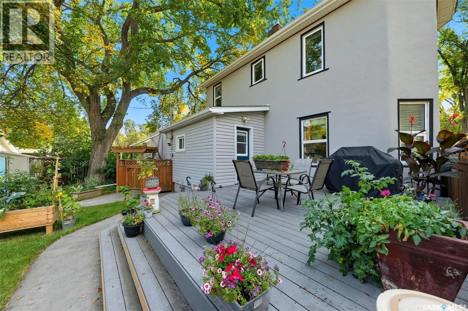 210 29th STREET W