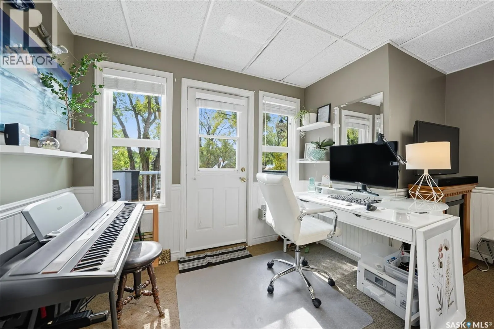 210 29th STREET W