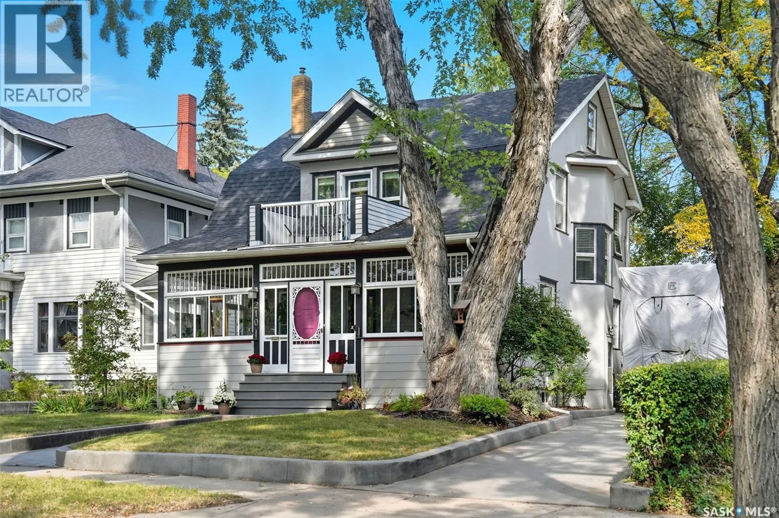 210 29th STREET W