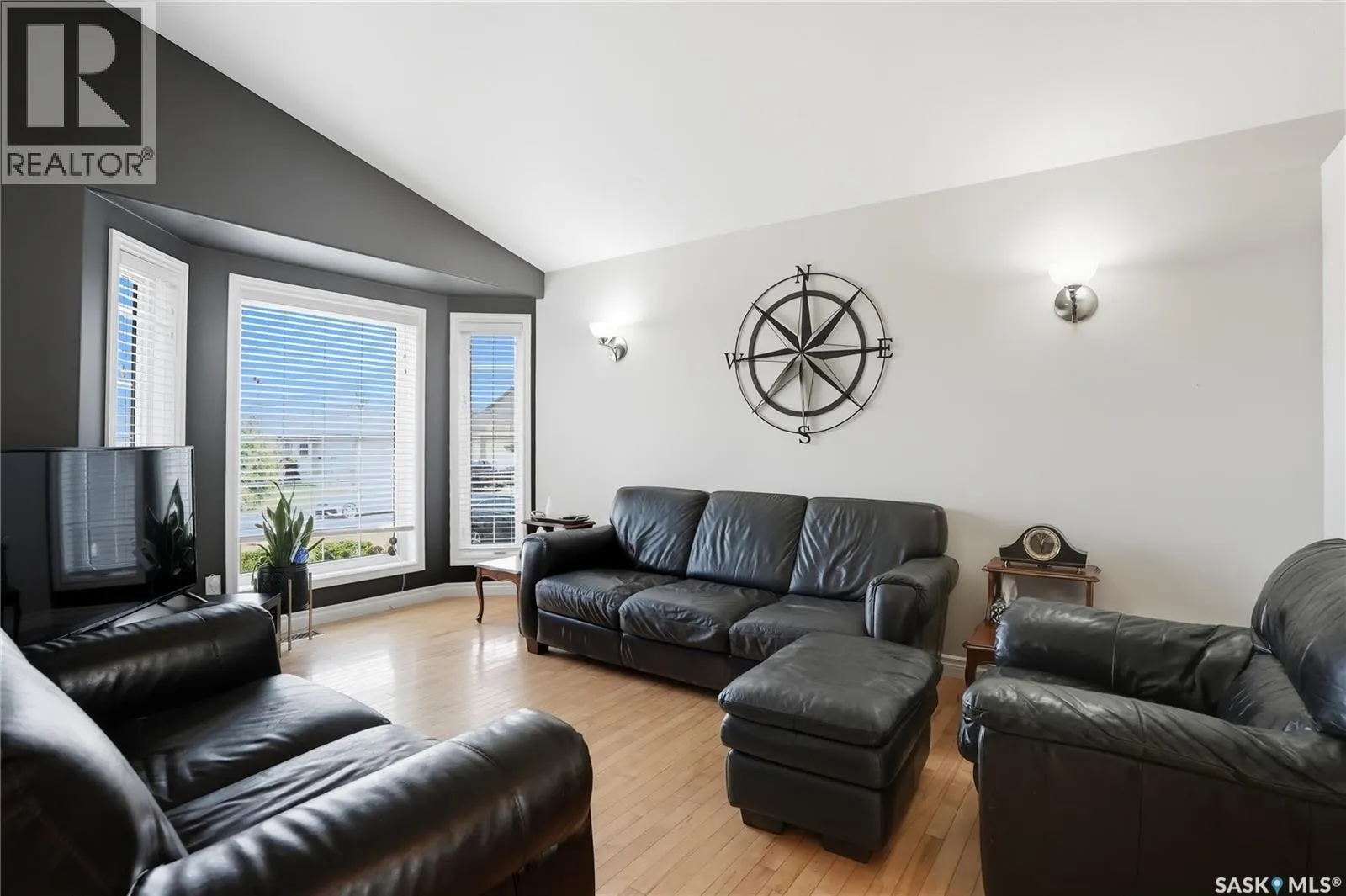 123 Martin CRESCENT