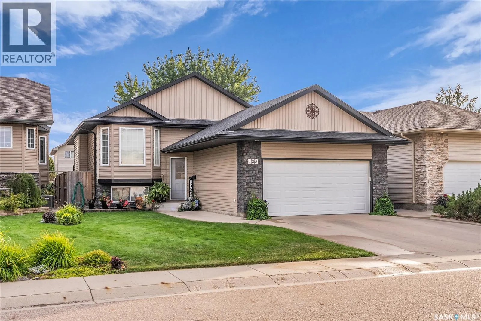 123 Martin CRESCENT