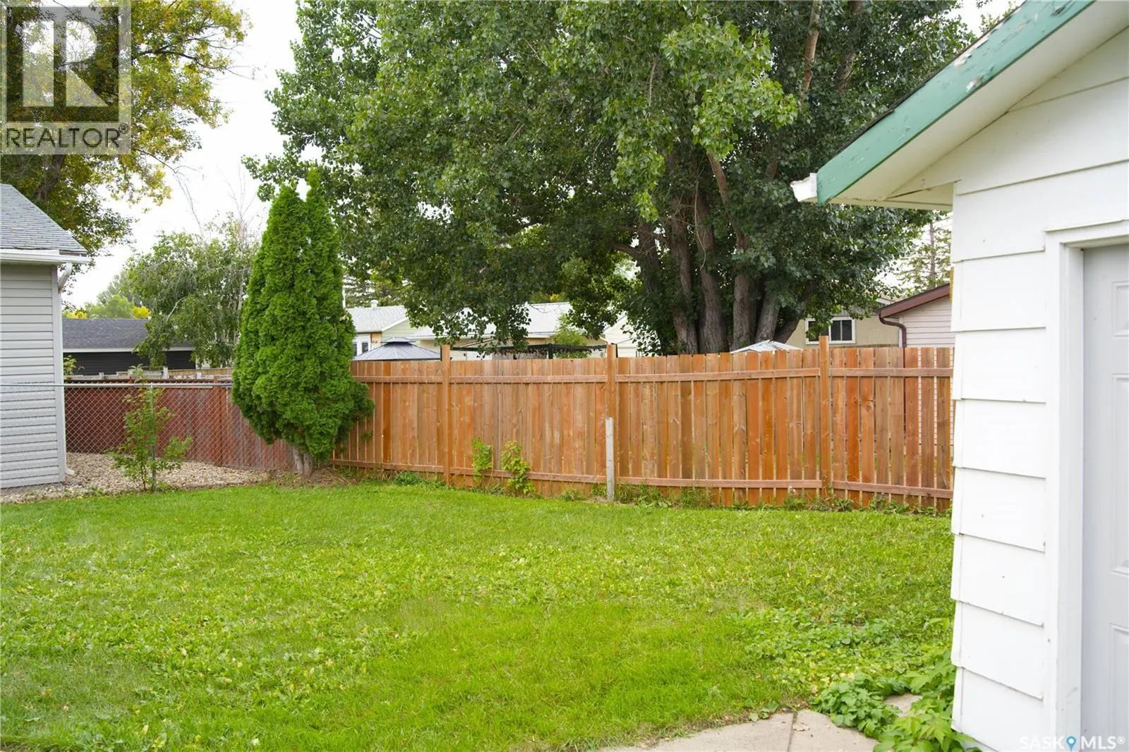 90 Dominion CRESCENT